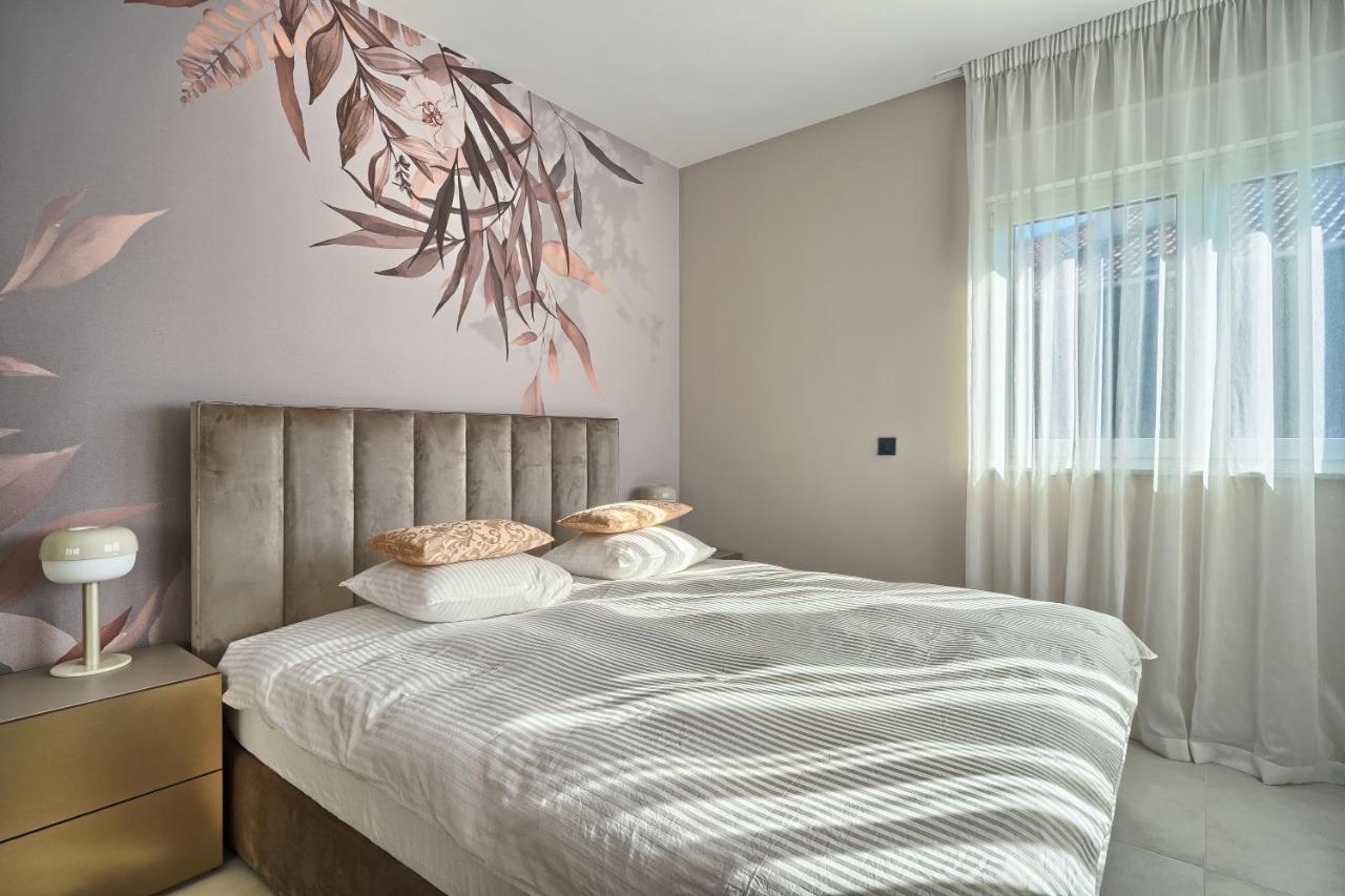 Residence Franc Primosten Bagian luar foto